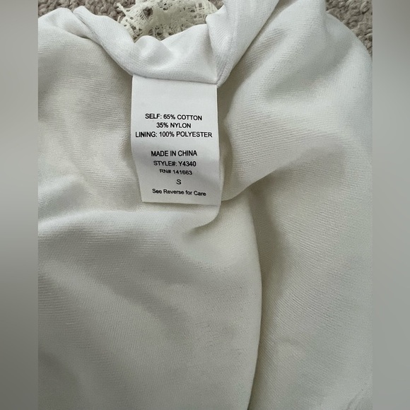 🆕 Fitted Cream Lace Dress, Size Small - Picture 8 of 8